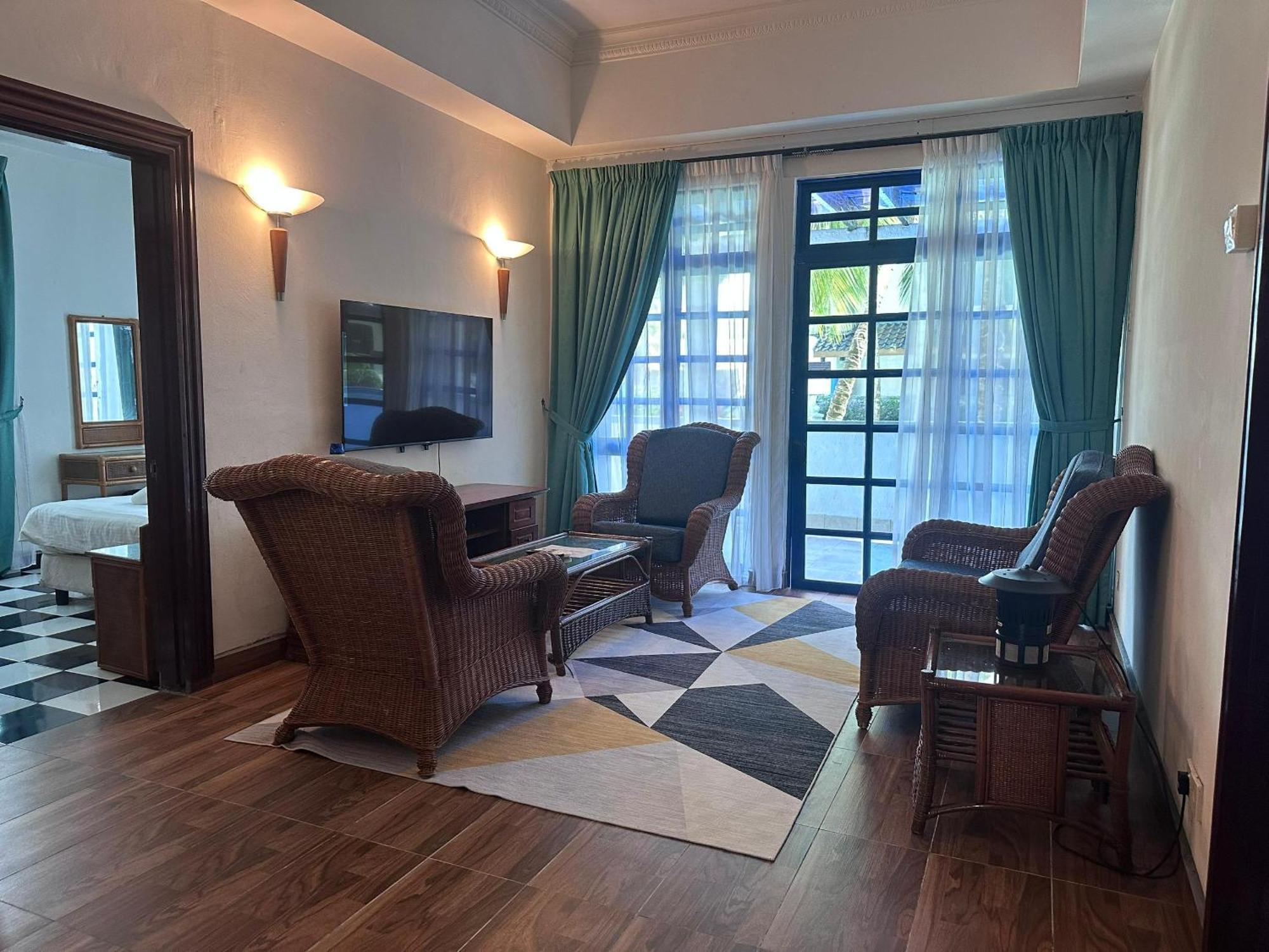 Long Sands Aparthotel